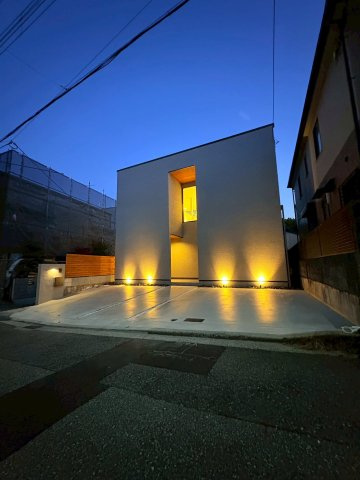 光と風が通う、仁川町の新築プロジェクトの外観
