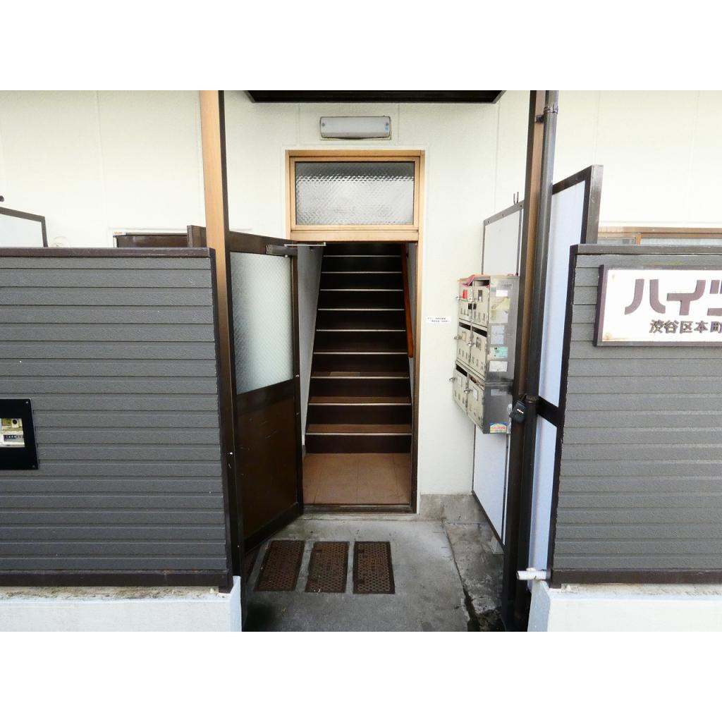 ハイツ竹井のエントランス