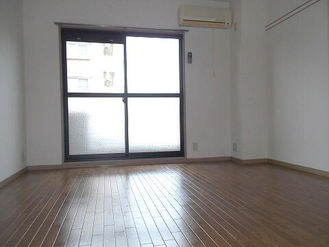 セントラルヴィラ Ⅰの居間・リビング