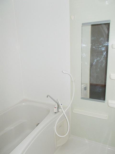 プラティーヌ総社Ｂの浴室