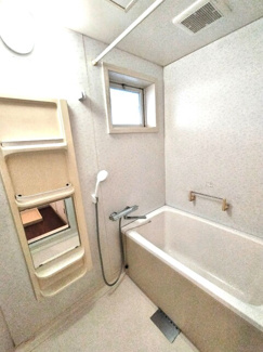 浴室に窓※クリーニング前