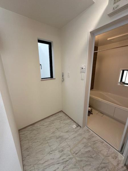 【独立洗面台】