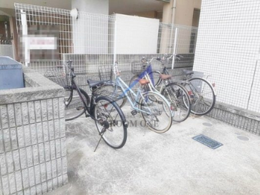 メゾンド・ファベルのその他共用部分|駐輪スペースです。