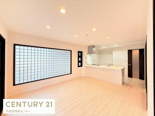 【内装】 | シャルマンフジ住之江公園ドシール | 南側洋室からみたリビングアングル