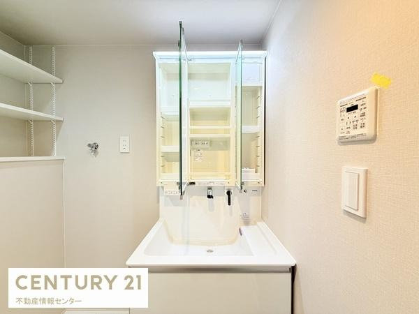 【独立洗面台】 | シャルマンフジ住之江公園ドシール | 洗面台の鏡裏収納も豊富