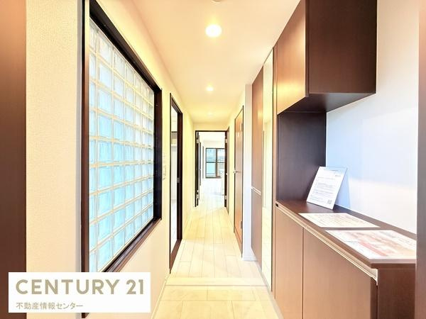 【玄関】 | シャルマンフジ住之江公園ドシール | 玄関もブロックガラスがオシャレです！