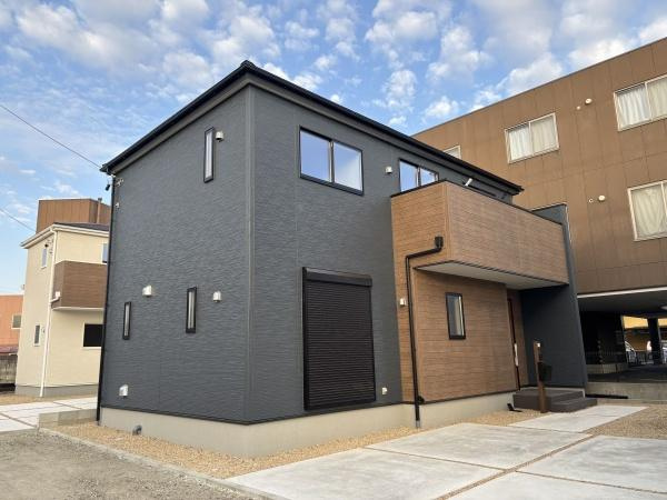 豊川市豊栄町58期　全3棟・2号棟