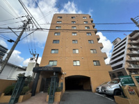 【外観】 | ダイアパレスグランステージ博多☆仲介手数料無料☆ | 【博多駅が生活圏の快適ライフ】ターミナル駅「博多」駅が利用可能で、毎日の通勤・通学や休日のお出かけも軽快です。周辺はスーパーや商業施設が身近に充実しており、都会の利便性を存分に享受できる環境です。