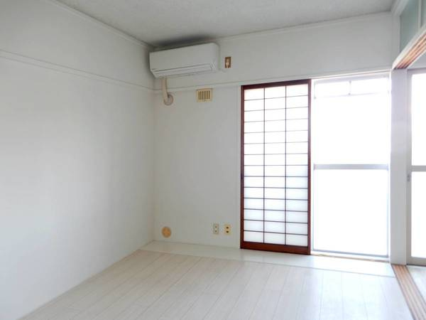 ビレッジハウス富山北2号棟の居間・リビング|ビレッジハウスの同一物件・同一タイプの間取りの写真です