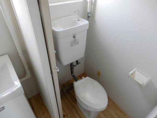 ビレッジハウス富山北2号棟のトイレ|ビレッジハウスの同一物件・同一タイプの間取りの写真です