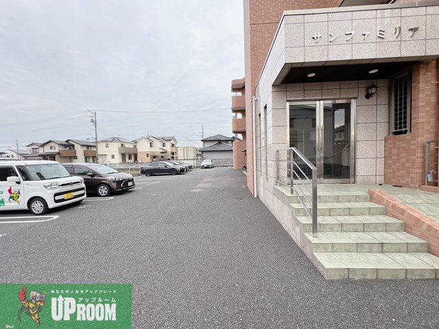 サンファミリアの駐車場