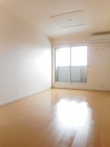 ピアチェーレⅡの居間・リビング