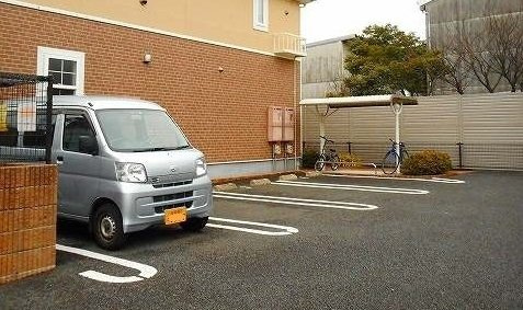 グランディ－ル夢咲Ａの駐車場
