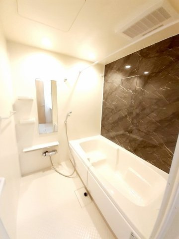 ラフレ－ズ　Ⅳの浴室