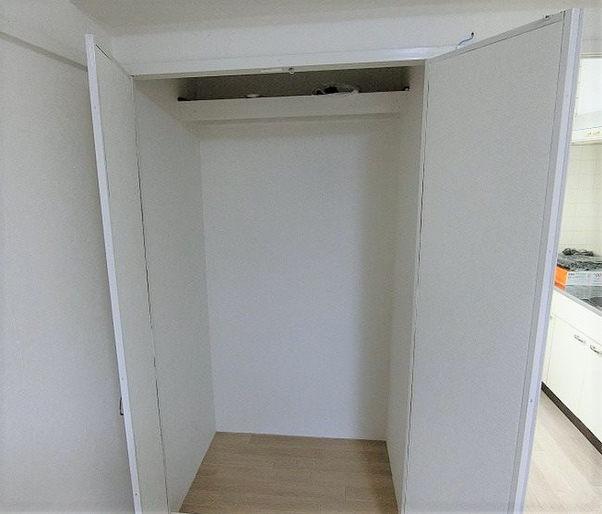 サンヒルズ荘島の収納|こまごまとしたものを収納できそうですね