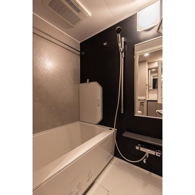 ルフォンプログレ神田プレミアの浴室