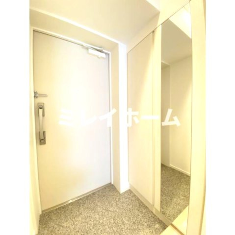 LIBR GRANT 羽田の玄関