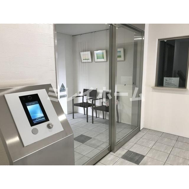 LIBR GRANT 羽田のロビー