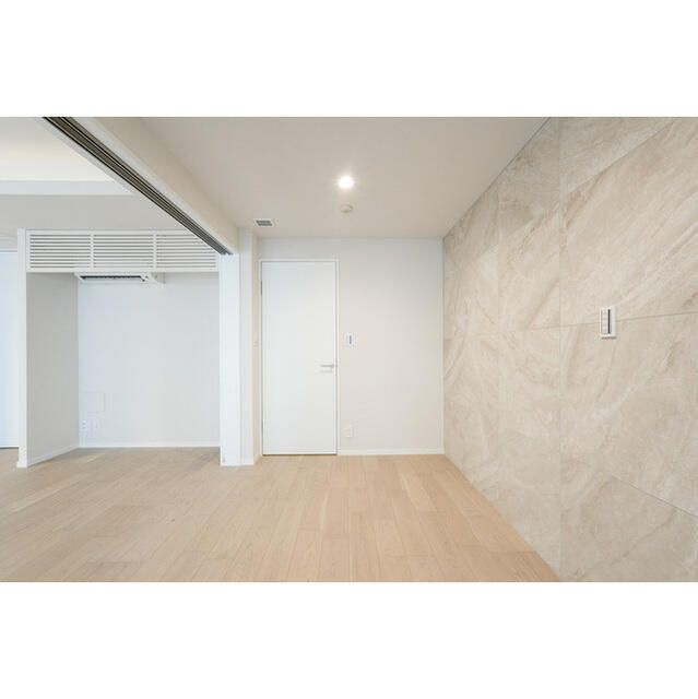 ストーリア赤坂の洋室