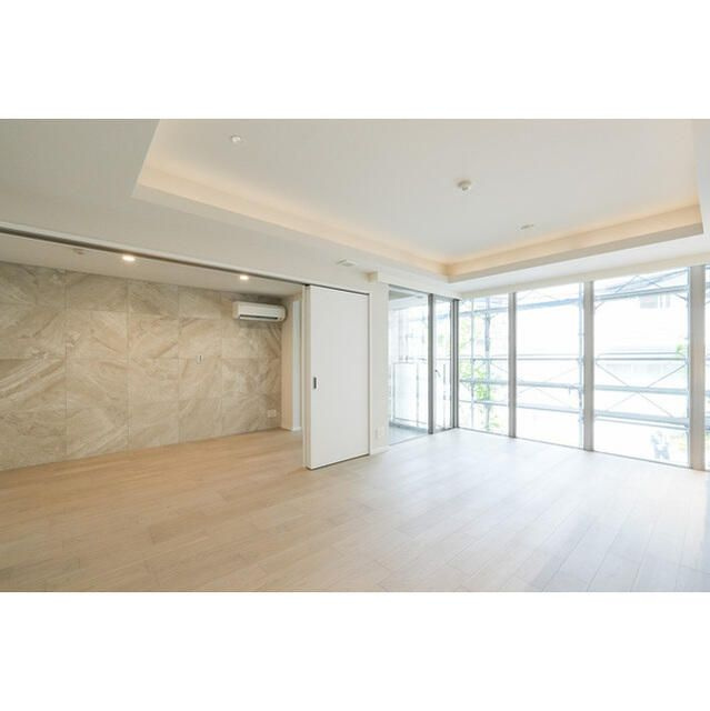 ストーリア赤坂の居間・リビング