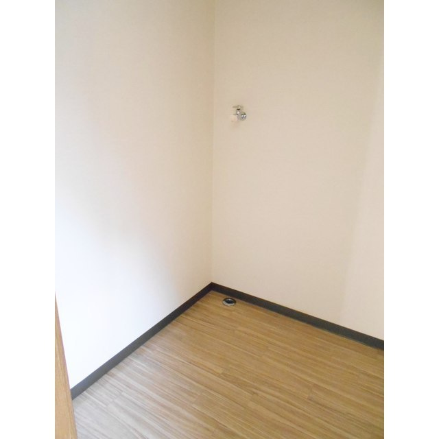 ワラヤビルの設備|室内洗濯置場