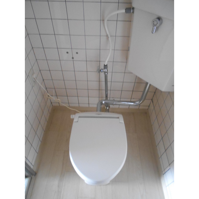 ワラヤビルのトイレ|暖房便座