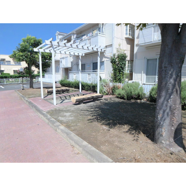 アークビラKのエントランス