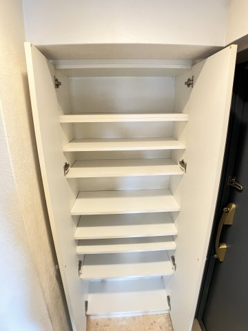 東小橋Ⅱ番館の収納