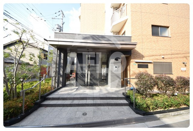 クリスタルコートのエントランス|クリスタルコート　エントランス