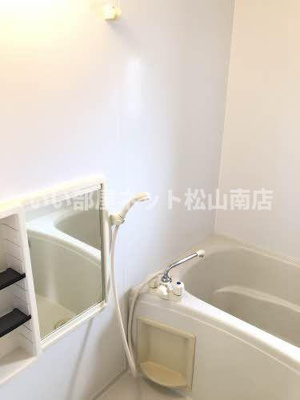 【浴室】 | バリュージュ新居 Ａ棟