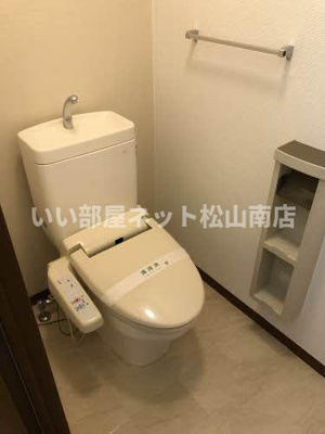 【トイレ】 | バリュージュ新居 Ａ棟