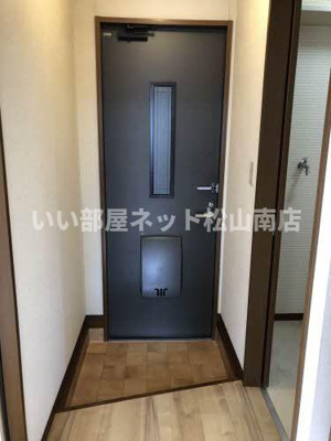 【玄関】 | バリュージュ新居 Ａ棟