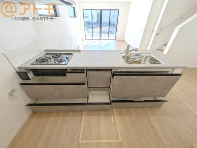 【キッチン】 | 駿河区敷地1期　新築戸建　1号棟 | 大容量システムキッチン♪お料理スペースやシンク広々！毎日の家事をしっかりサポート♪
