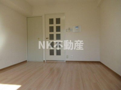 【居間・リビング】 | ルネ寿ウエスト（河内永和賃貸） | 洋室です