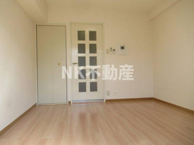 【居間・リビング】 | ルネ寿ウエスト（河内永和賃貸） | 洋室です