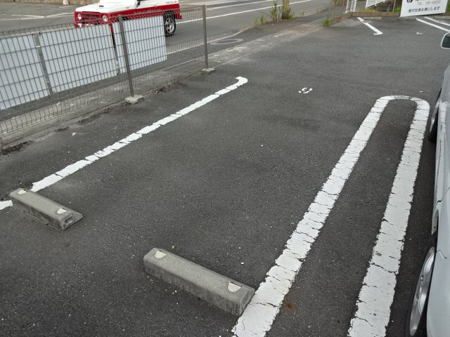 ローゼルの駐車場