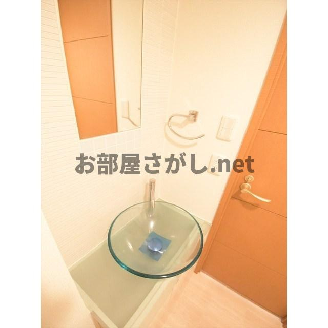 アジールコート中野坂上 #新宿区 デザイナーズ #一人暮らしの洗面所|明るい洗面所です