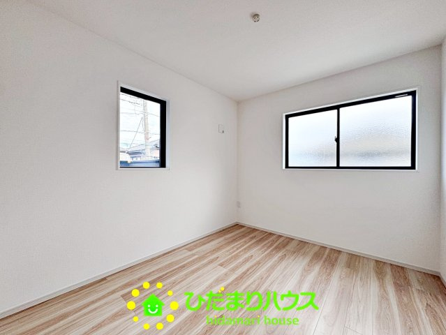 久喜市久喜東27期　新築一戸建て　02　リガーレの洋室|落ち着いた色調の洋室です！