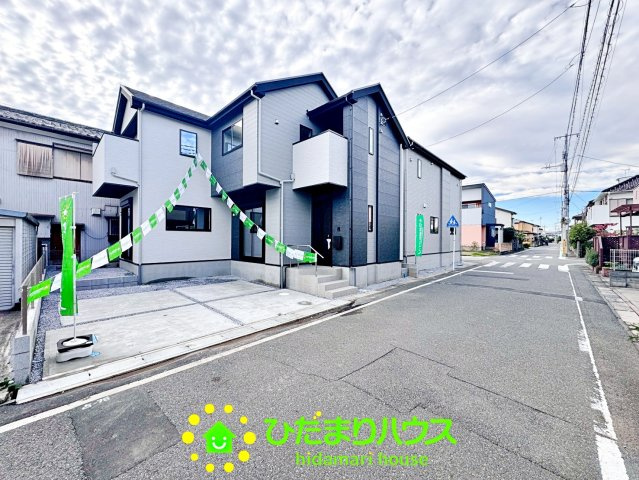 久喜市久喜東27期　新築一戸建て　02　リガーレの前面道路含む現地写真|前面道路も広く車の出し入れもかなり楽です！