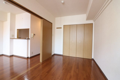 【洋室】 | リヴェール楠根