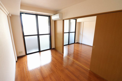 【洋室】 | リヴェール楠根