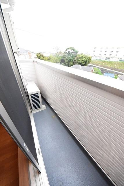 ラ・ヴィール杉田のバルコニー