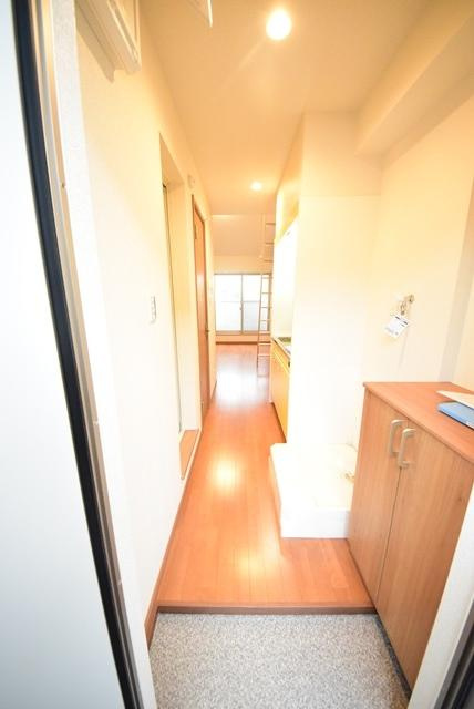 ラ・ヴィール杉田の玄関