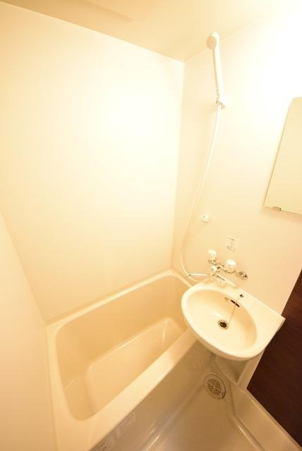 ラ・ヴィール杉田の浴室