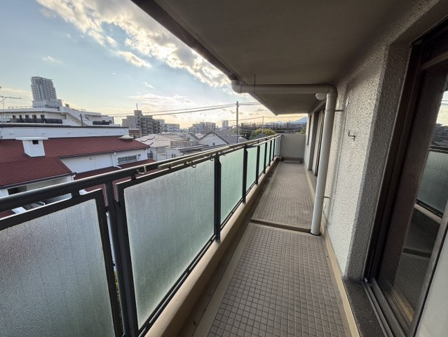 ファミーユ住吉牛神前北棟のバルコニー
