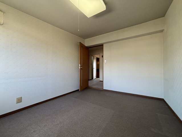 ファミーユ住吉牛神前北棟の洋室