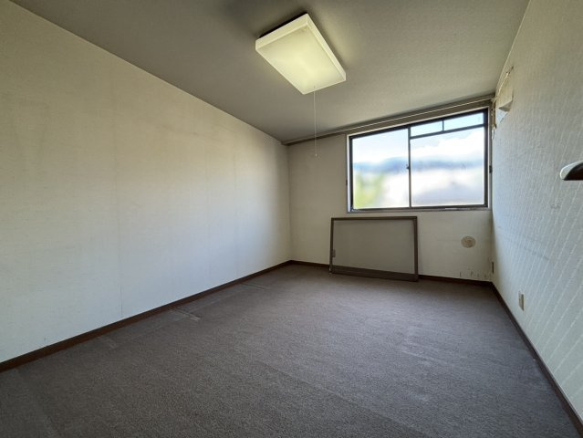 ファミーユ住吉牛神前北棟の洋室