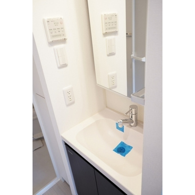 【洗面所】 | ルネサンスコート王子 | ゆったりとスペースのある洗面所