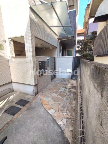 フジパレス木広町のエントランス