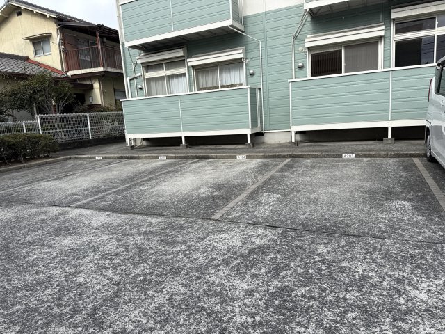 エスポワール御立Ａの駐車場